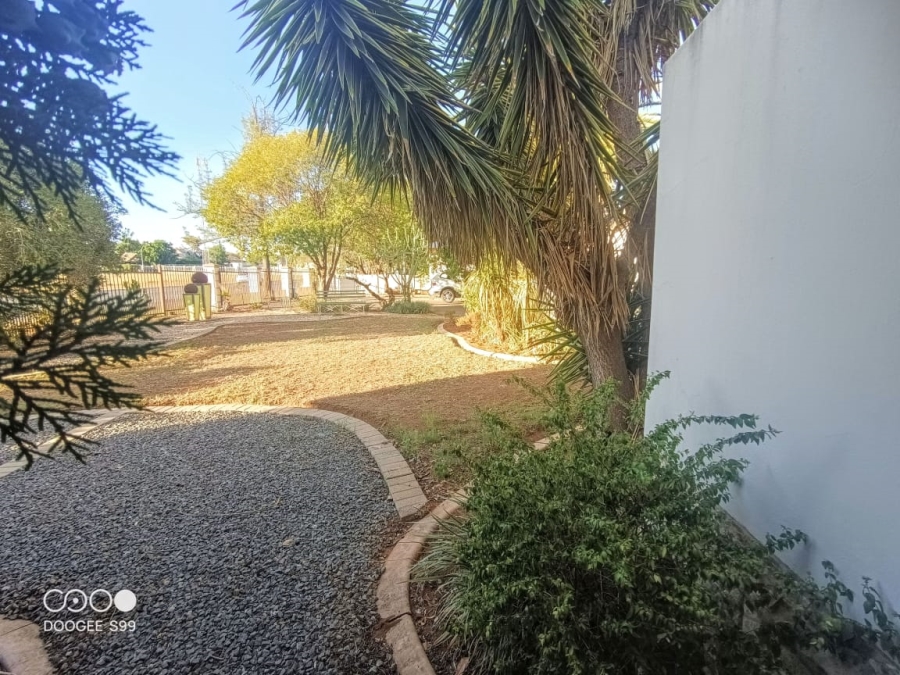4 Bedroom Property for Sale in Langenhovenpark Free State